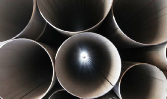 서울의 한 금속가공업체에 쌓인 철강제품. <연합뉴스>